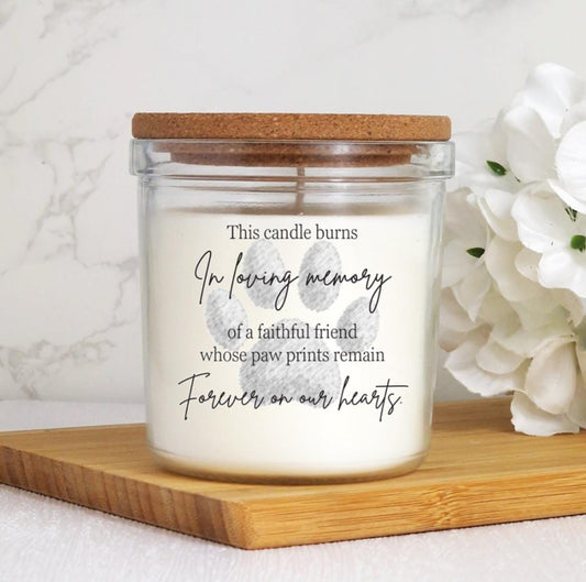 Pet remembrance candle with bamboo lid