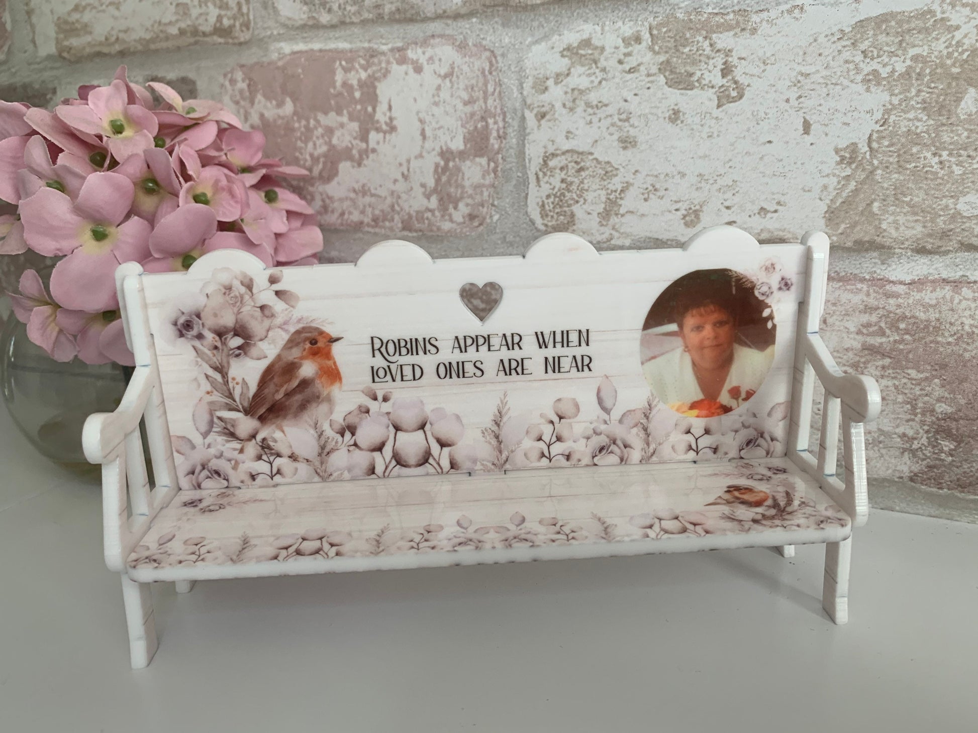 Personalised memorial Robin bench keepsake 