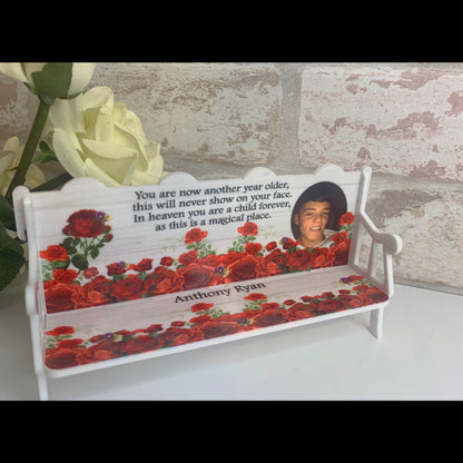Red roses memorial bench design with personalised details